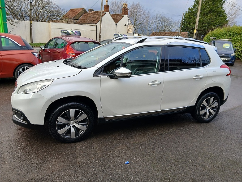 Peugeot e-2008 E-hdi Allure White #4
