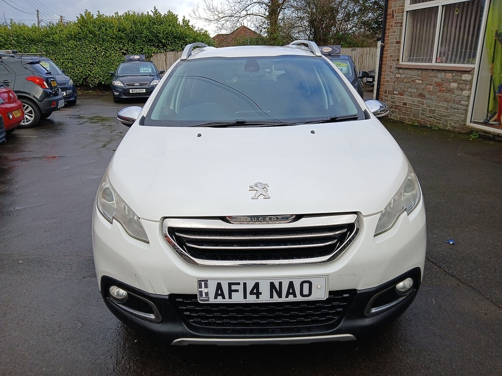 Peugeot e-2008 E-hdi Allure White #2