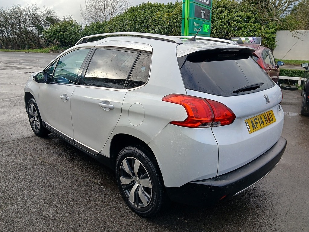 Peugeot e-2008 E-hdi Allure White #5