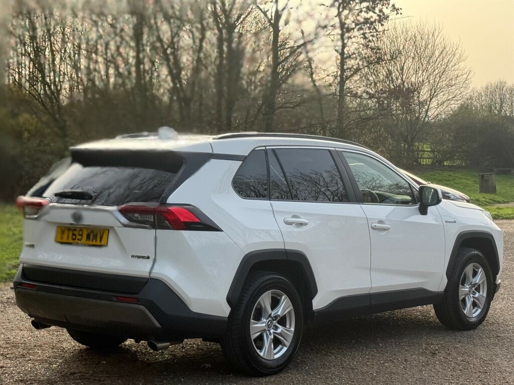 Toyota Rav 4 2019 2.5 Vvt-h Icon Cvt Euro 6 Ss YT69WMV White #4