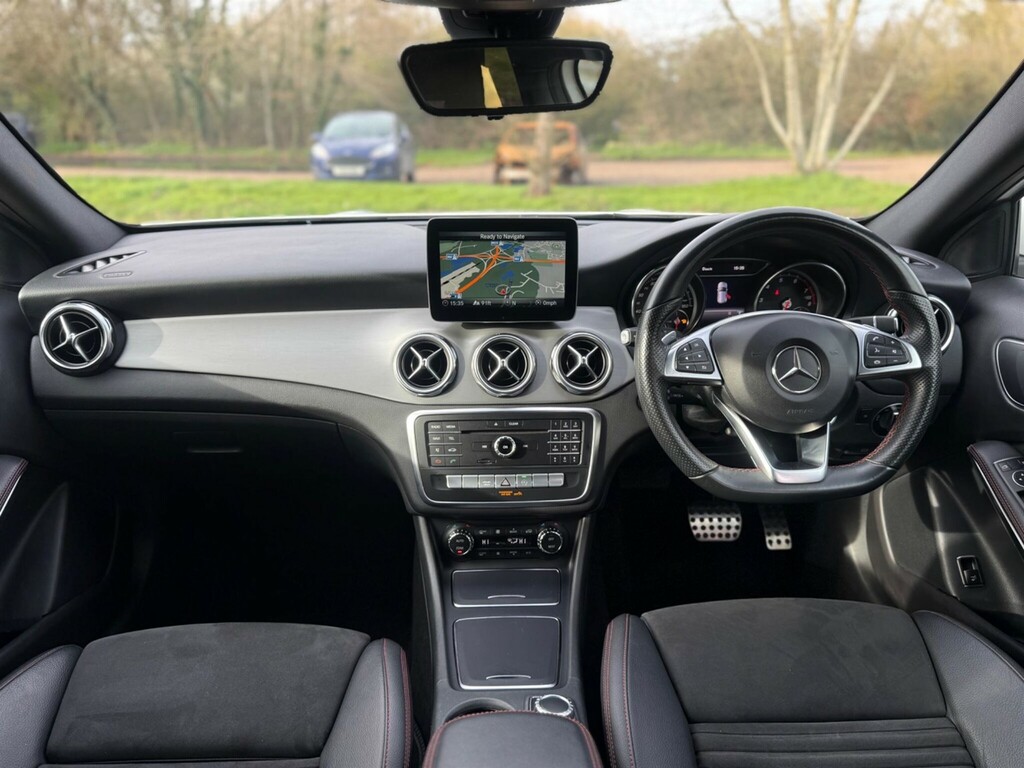 Mercedes-Benz GLA Class 2018 1.6 Amg Line Edition Suv 7G-dct Eu DE18GHK White #2