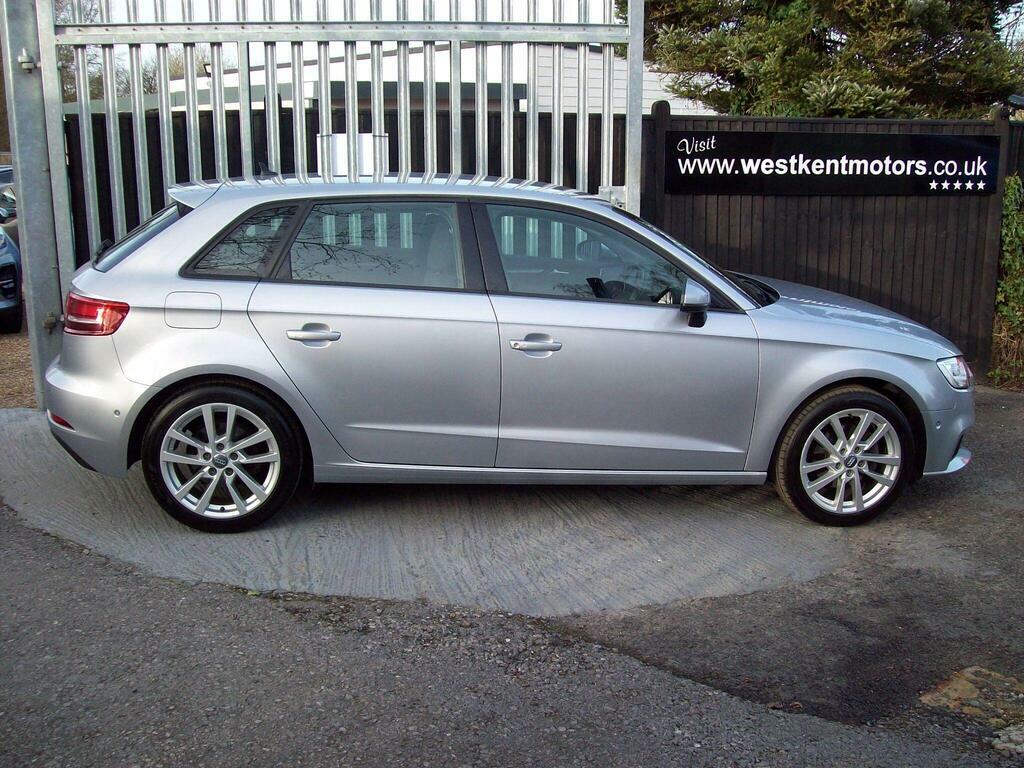 Audi A3 1.5 Tfsi Cod 35 Se Technik Sportback  Silver #2
