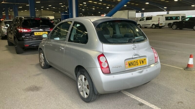 Nissan Micra Urbis Silver #3