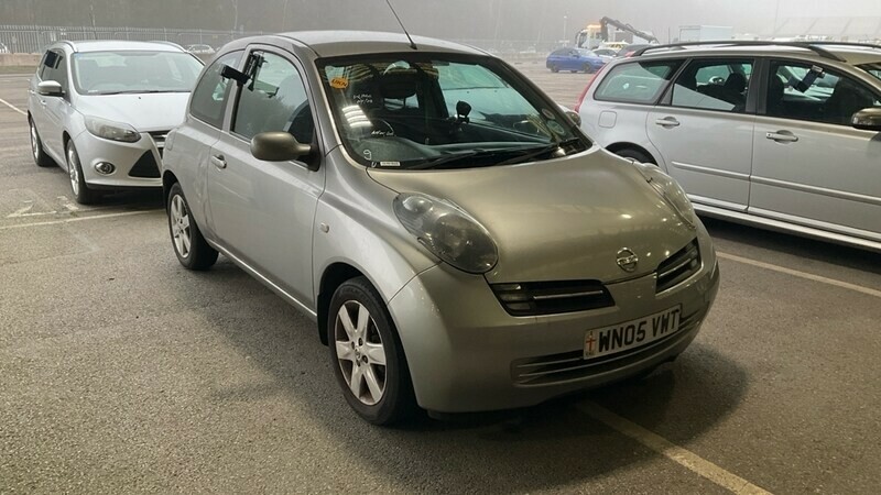Nissan Micra Urbis Silver