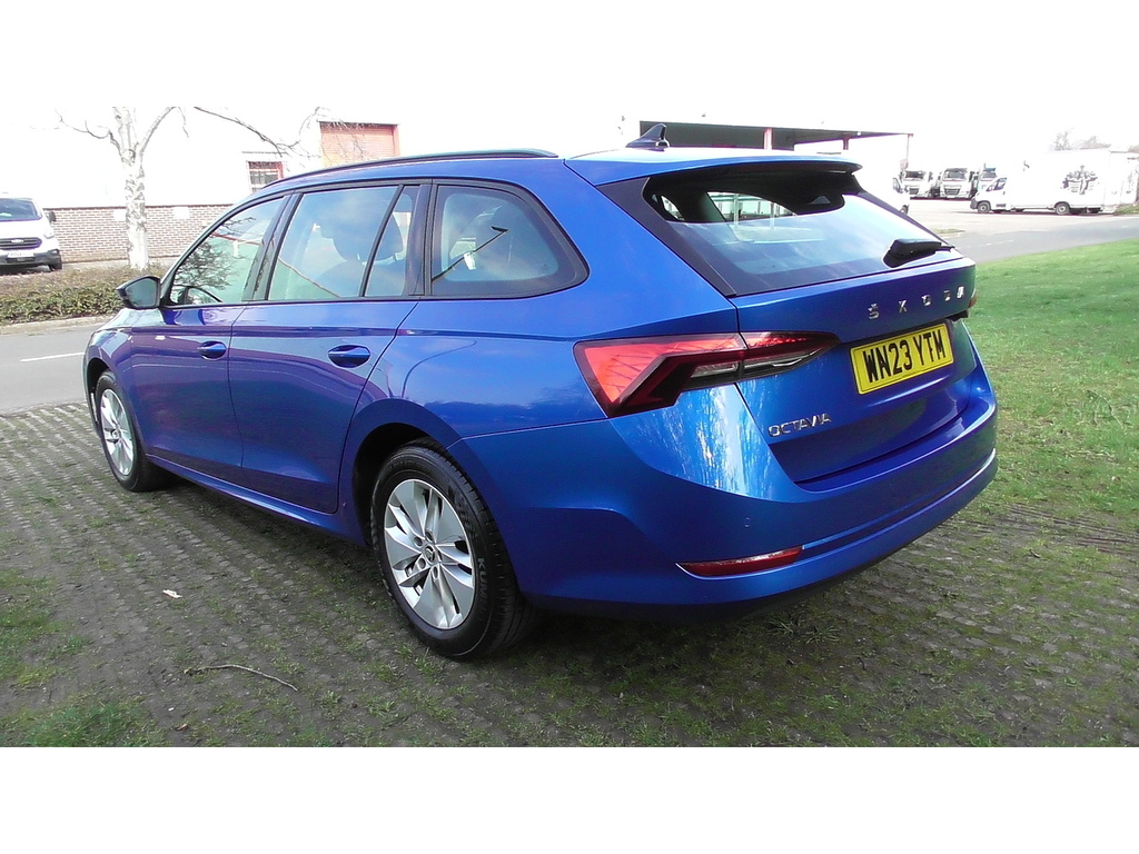 Skoda Octavia Tsi Act Se Technology Blue #4