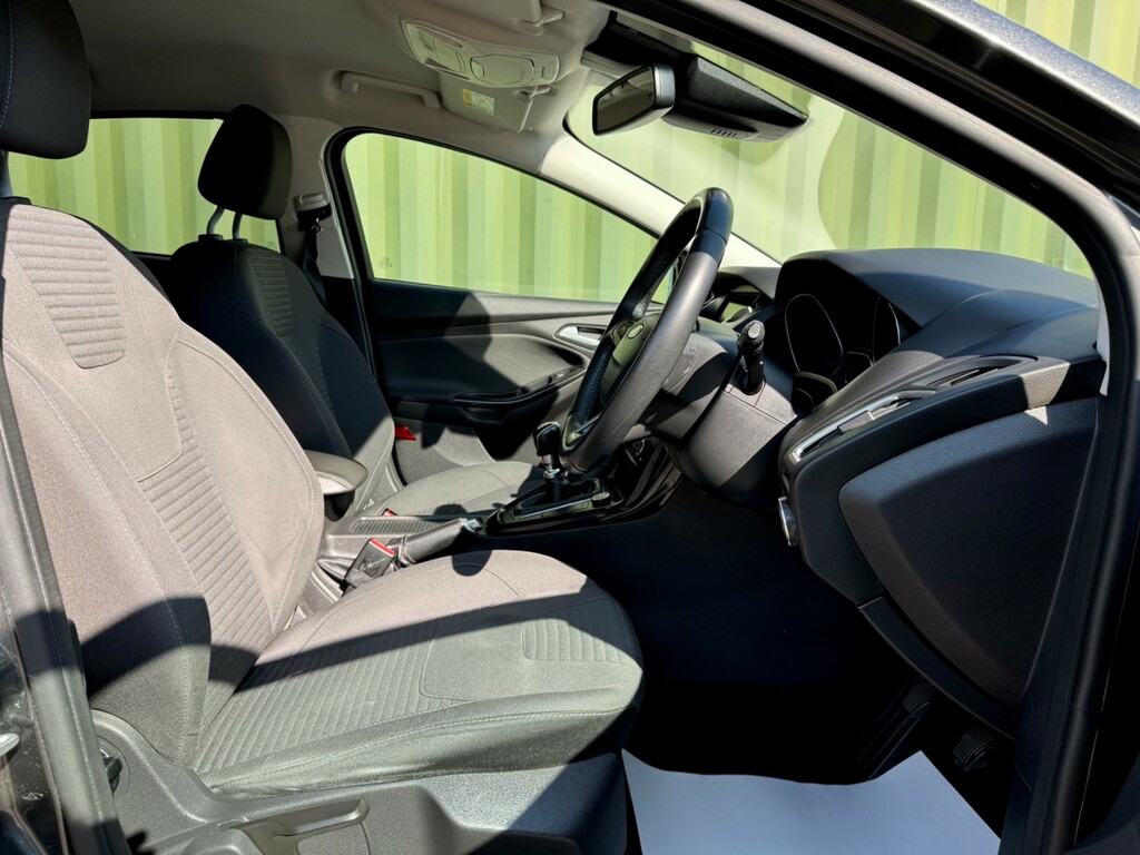 Ford Focus 1.0T Ecoboost Titanium Hatchback MA67BTX  #3
