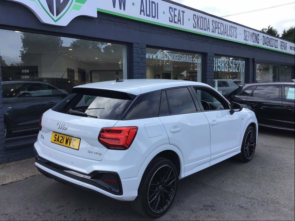 Audi Q2 Tfsi Cod 35 Black SA21WVC White #3