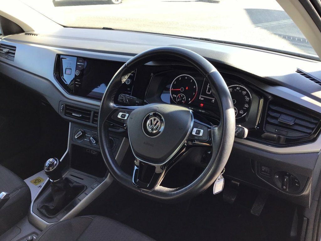 Volkswagen Polo Evo Se Hatchback GL19DKA White #4