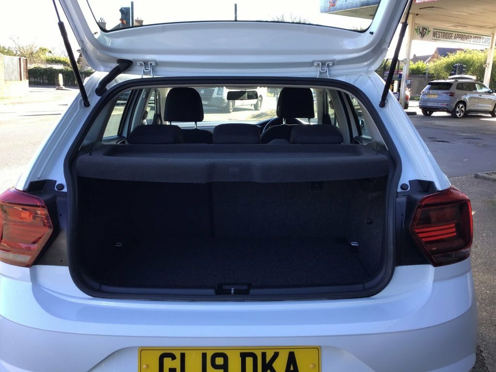 Volkswagen Polo Evo Se Hatchback GL19DKA White #3
