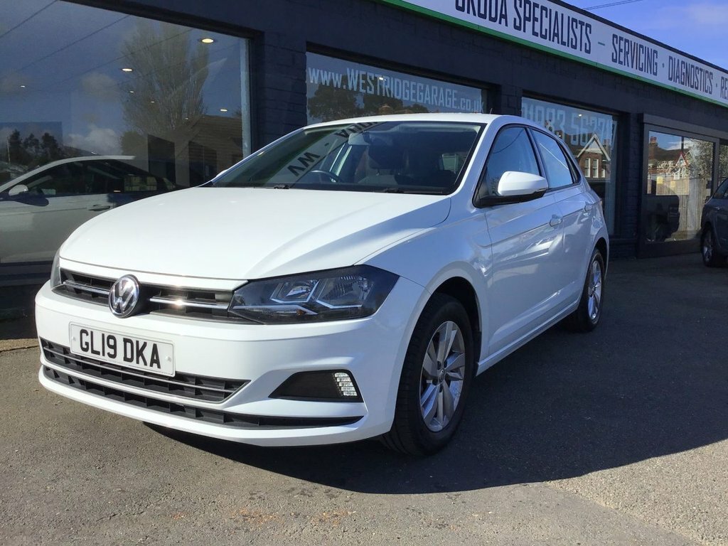 Volkswagen Polo Evo Se Hatchback White