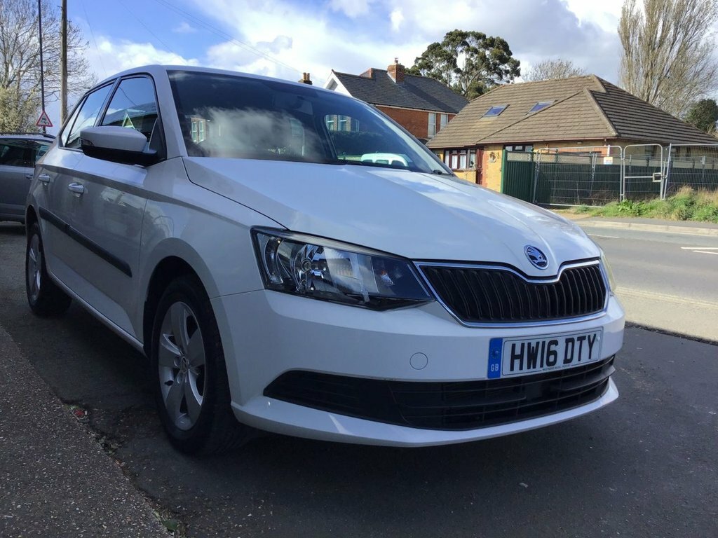 Skoda Fabia Tsi Se Hatchback White