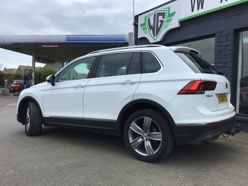 Volkswagen Tiguan Tdi Sel Suv RJ68OUX White #3