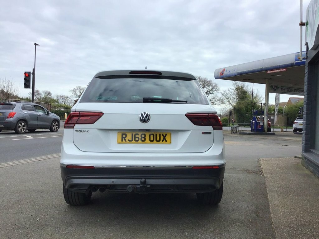 Volkswagen Tiguan Tdi Sel Suv RJ68OUX White #4