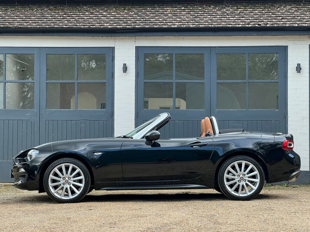 Fiat 124 Spider 1.4 Multiair Lusso Plus Convertible Eur OY18AUW Black #4