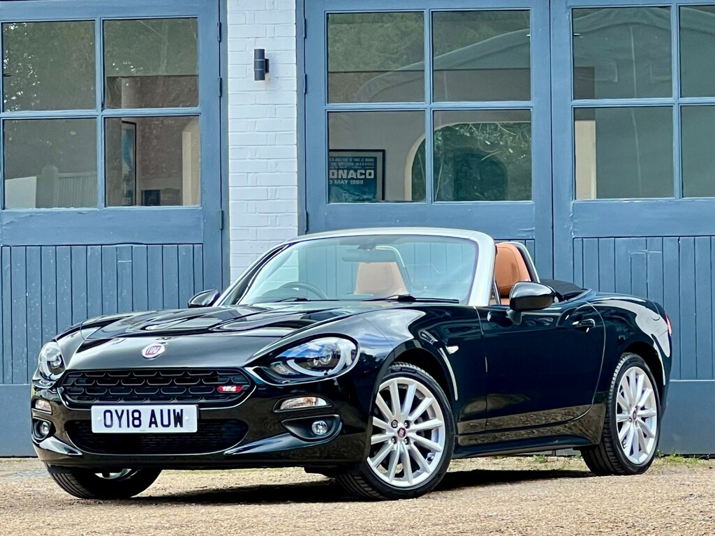 Fiat 124 Spider 1.4 Multiair Lusso Plus Convertible Eur Black