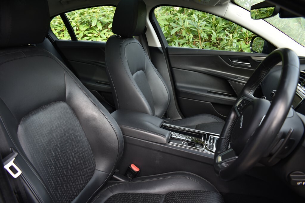 Jaguar XE 2.0 L Portfoliopanoramic Sunroof Blue #3