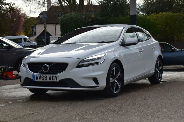 Volvo V40 1.5 T2 Gpf R-design Nav Plus Hatchback AV68WDY White #3