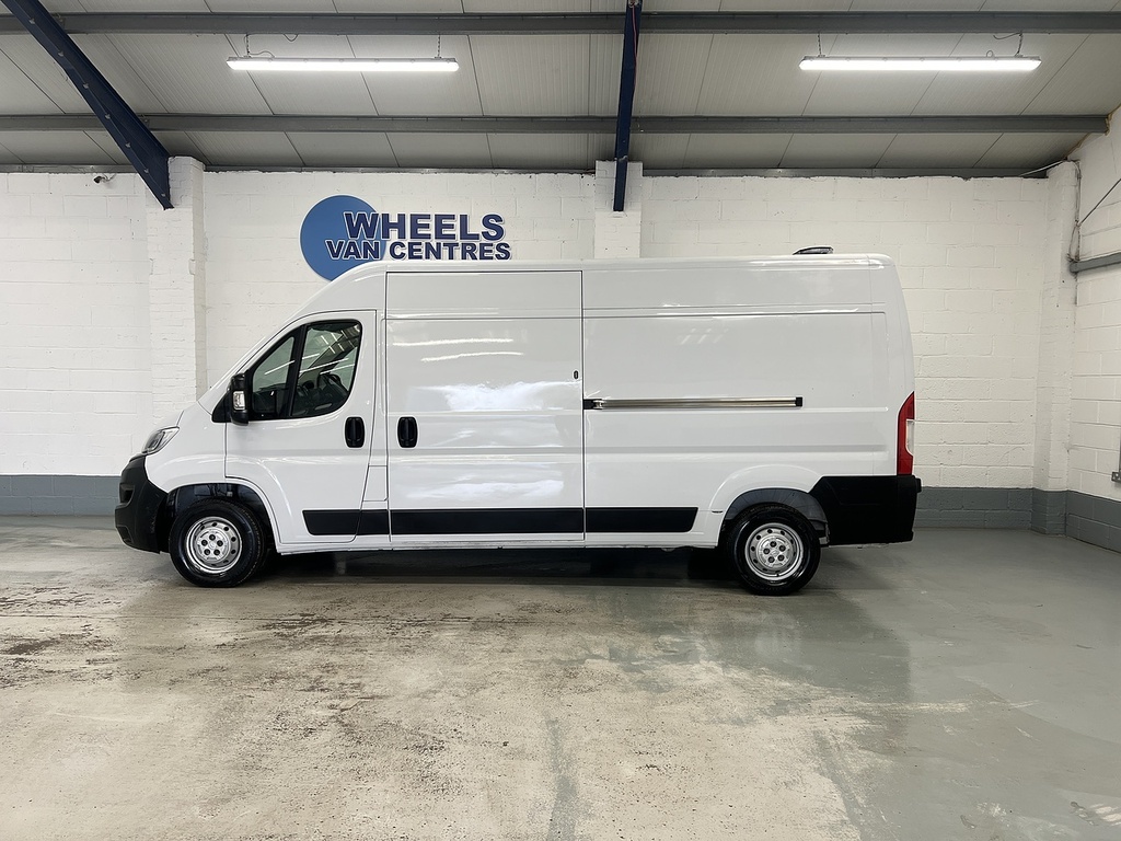Citroen Relay 2.2 Bluehdi 35 Enterprise Panel Van Man LD23XVT White #2