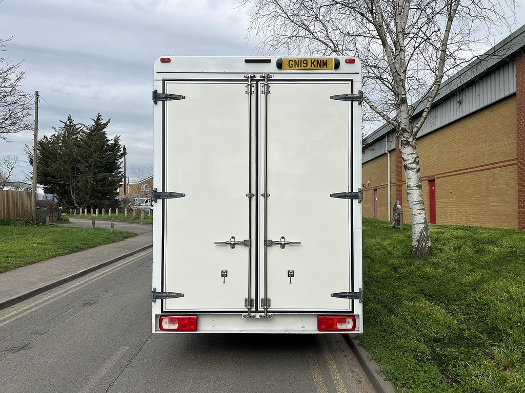 Volkswagen Crafter Tdi Cr35 Startline 2.0 Luton GN19KNM White #4
