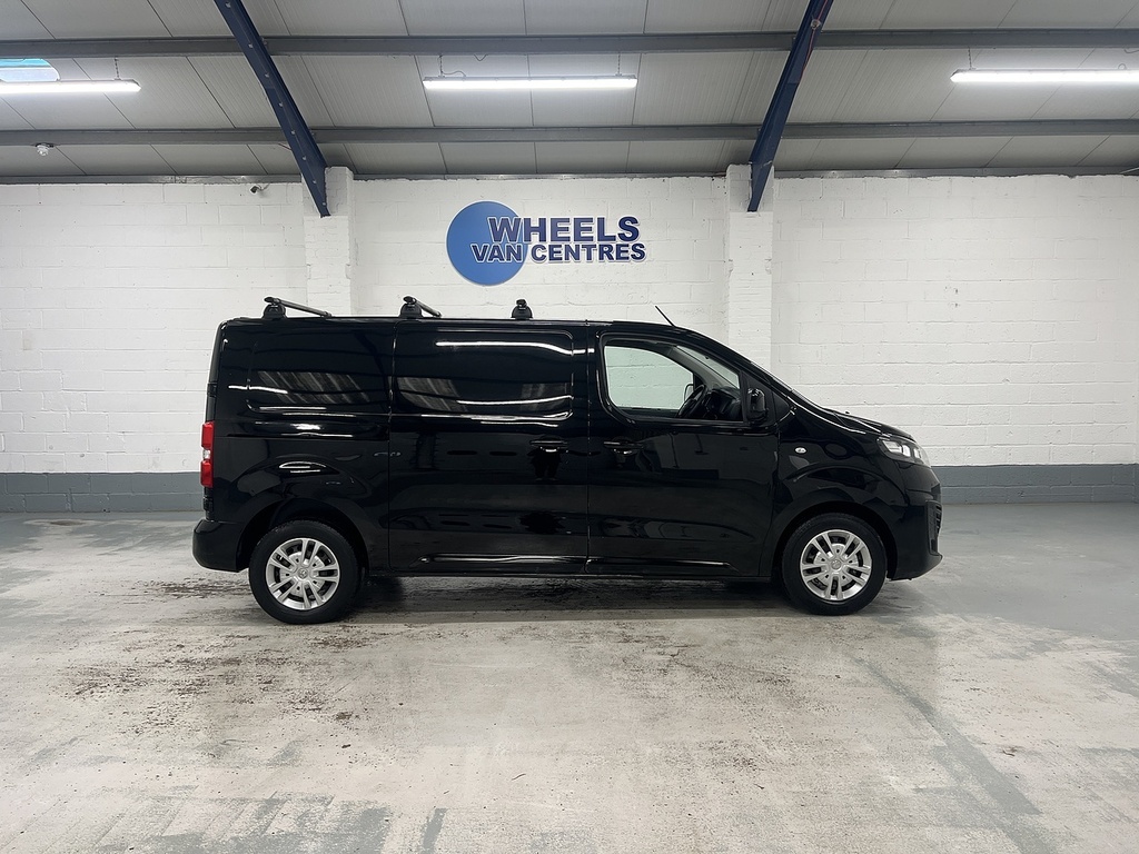 Vauxhall Vivaro 2.0 Turbo D 3100 Sportive Panel Van 6Dr Man FY23MSU Black #6