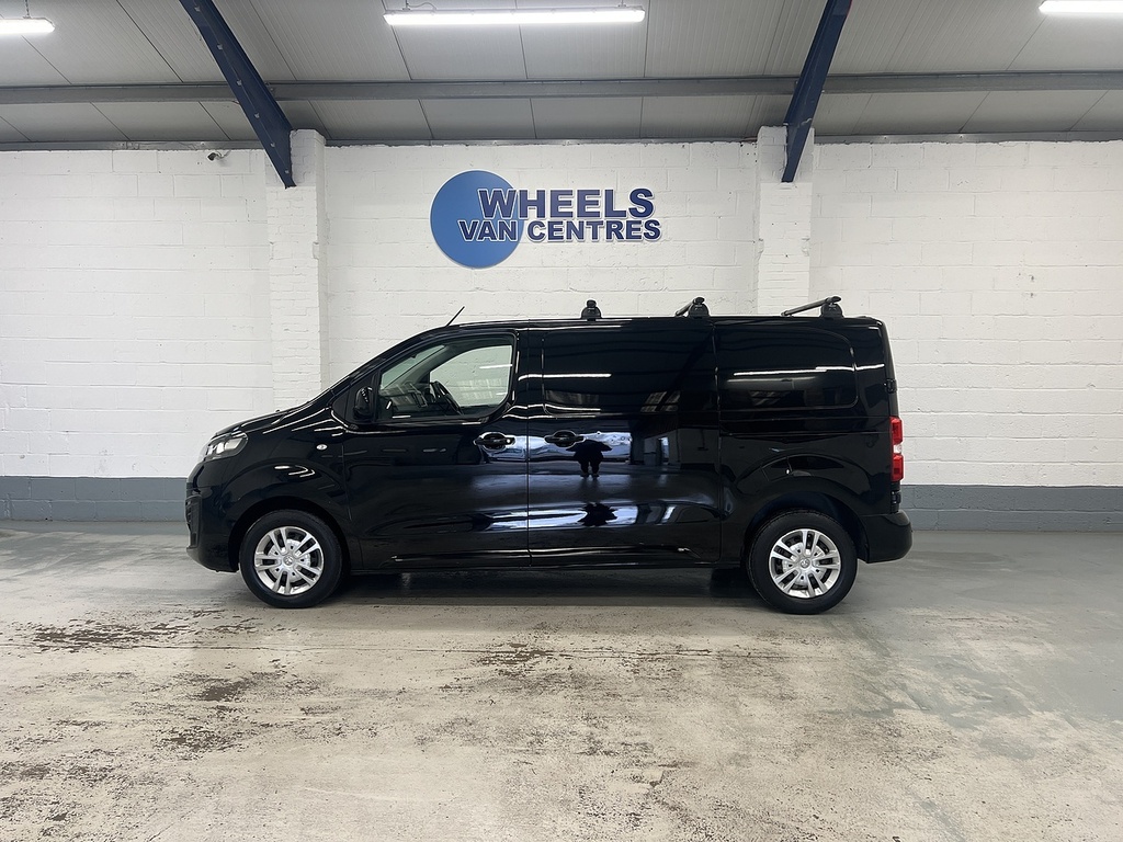 Vauxhall Vivaro 2.0 Turbo D 3100 Sportive Panel Van 6Dr Man FY23MSU Black #2