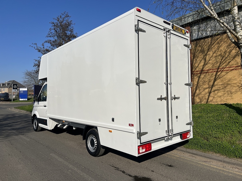 Volkswagen Crafter Tdi Cr35 Startline 2.0 Luton GN19KNL White #3