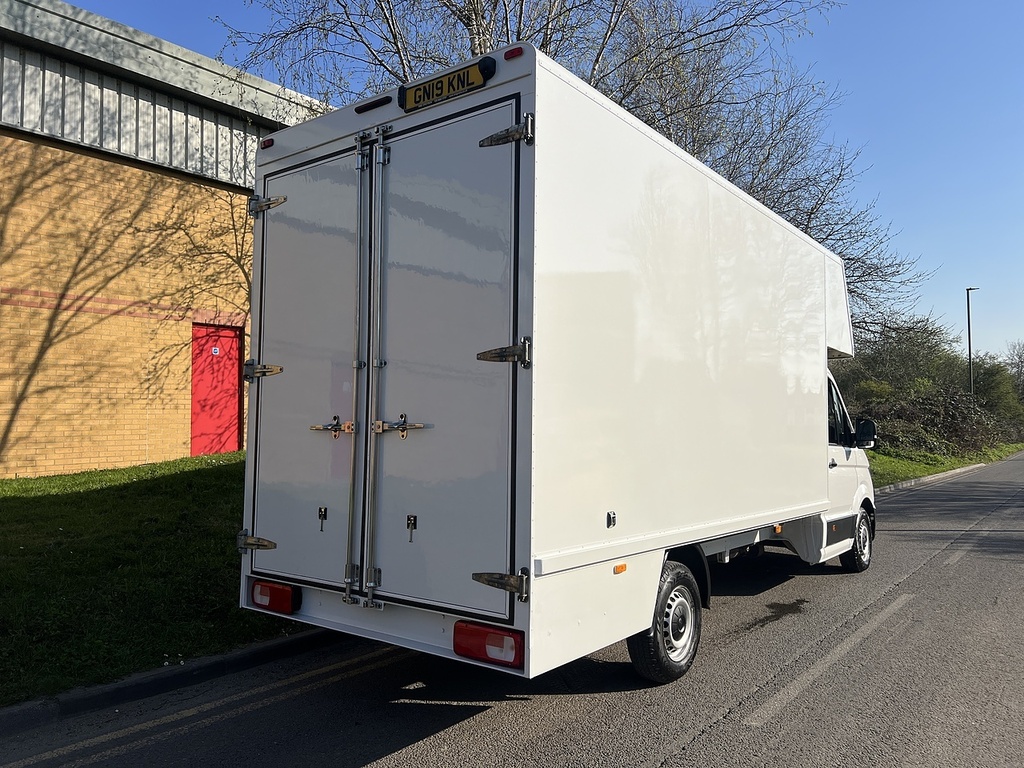 Volkswagen Crafter Tdi Cr35 Startline 2.0 Luton GN19KNL White #4