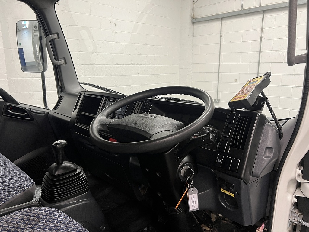 Isuzu D N35 1.9 Dropside LT23EPD White #5