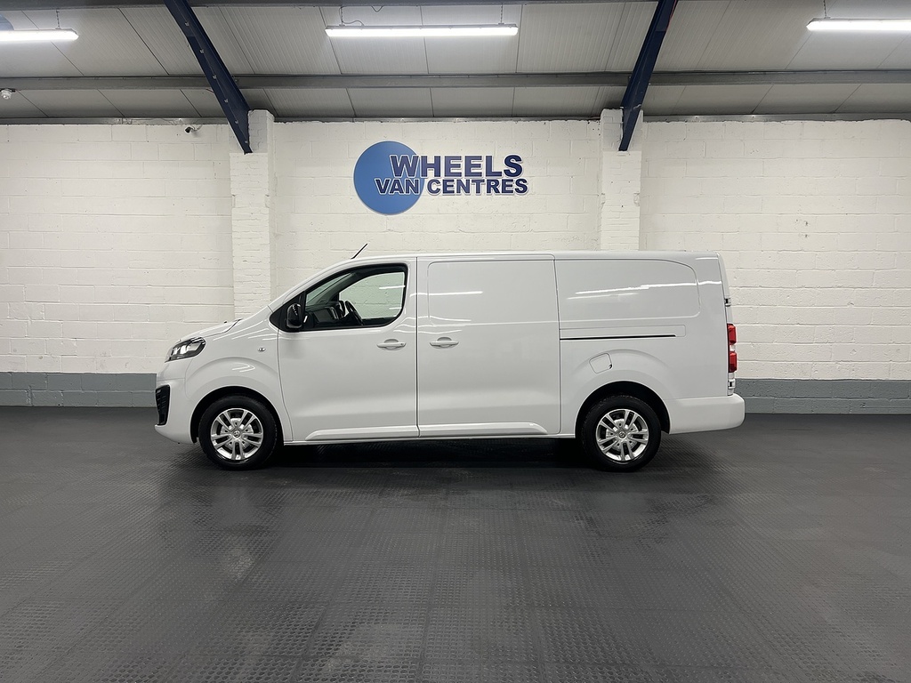 Vauxhall Vivaro 1.5 Turbo D 2900 Sportive Panel Van 6Dr Man DN72ZGD White #2