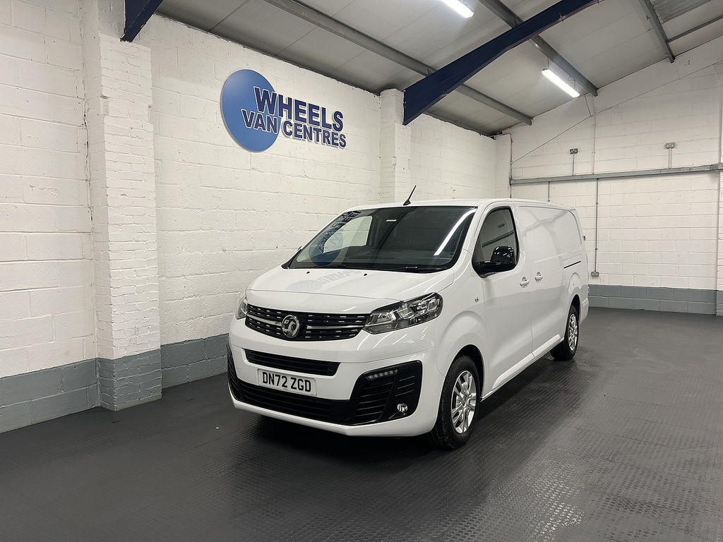 Vauxhall Vivaro 1.5 Turbo D 2900 Sportive Panel Van 6Dr Man White
