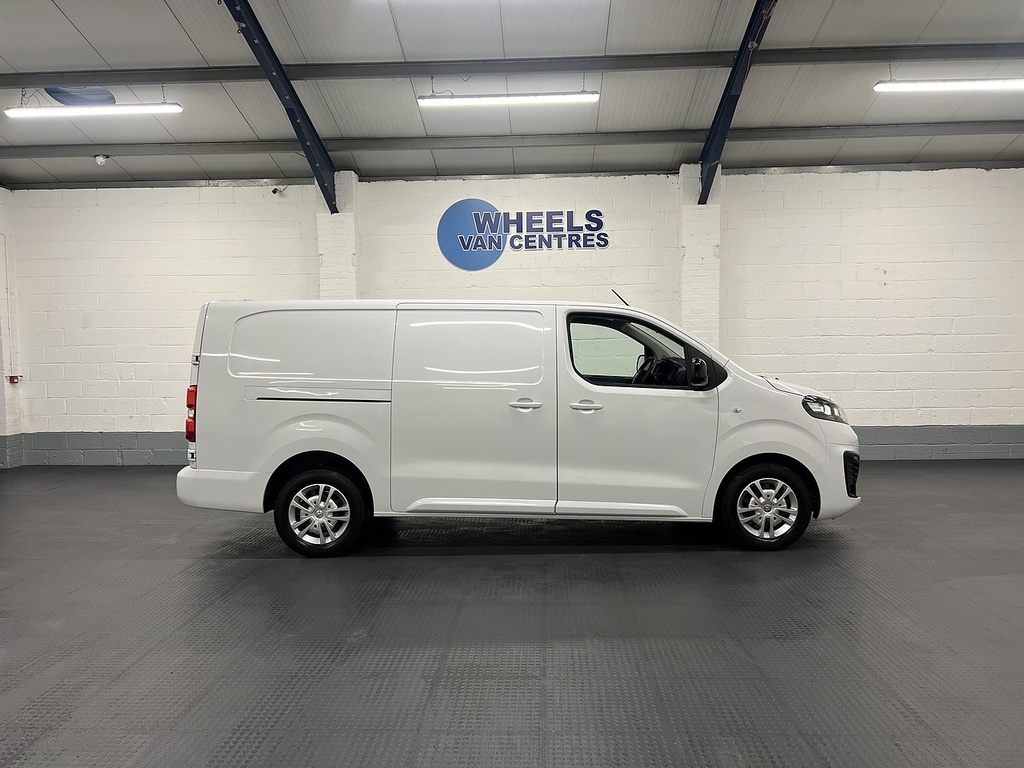 Vauxhall Vivaro 1.5 Turbo D 2900 Sportive Panel Van 6Dr Man DN72ZGD White #6