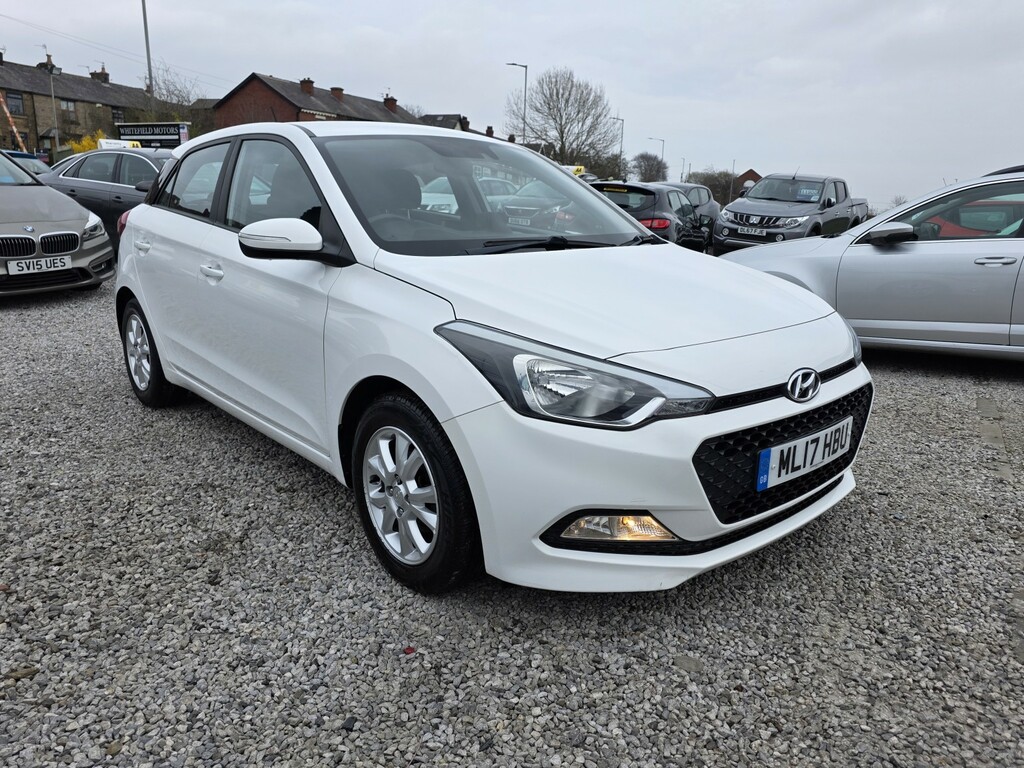 Hyundai I20 Hatchback 1.2 I20 Se 1.2 84Ps My17 201717 ML17HBU White #2