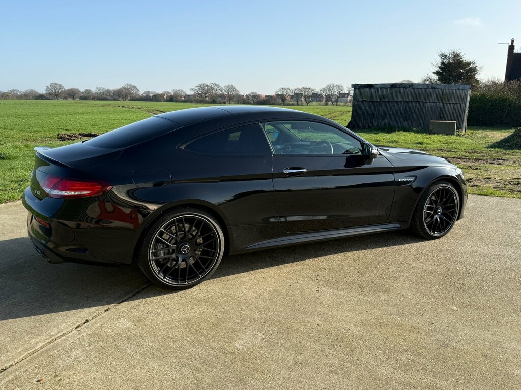 Mercedes-Benz C Class 4.0 C63 V8 Biturbo Amg Premium Coupe Black #2