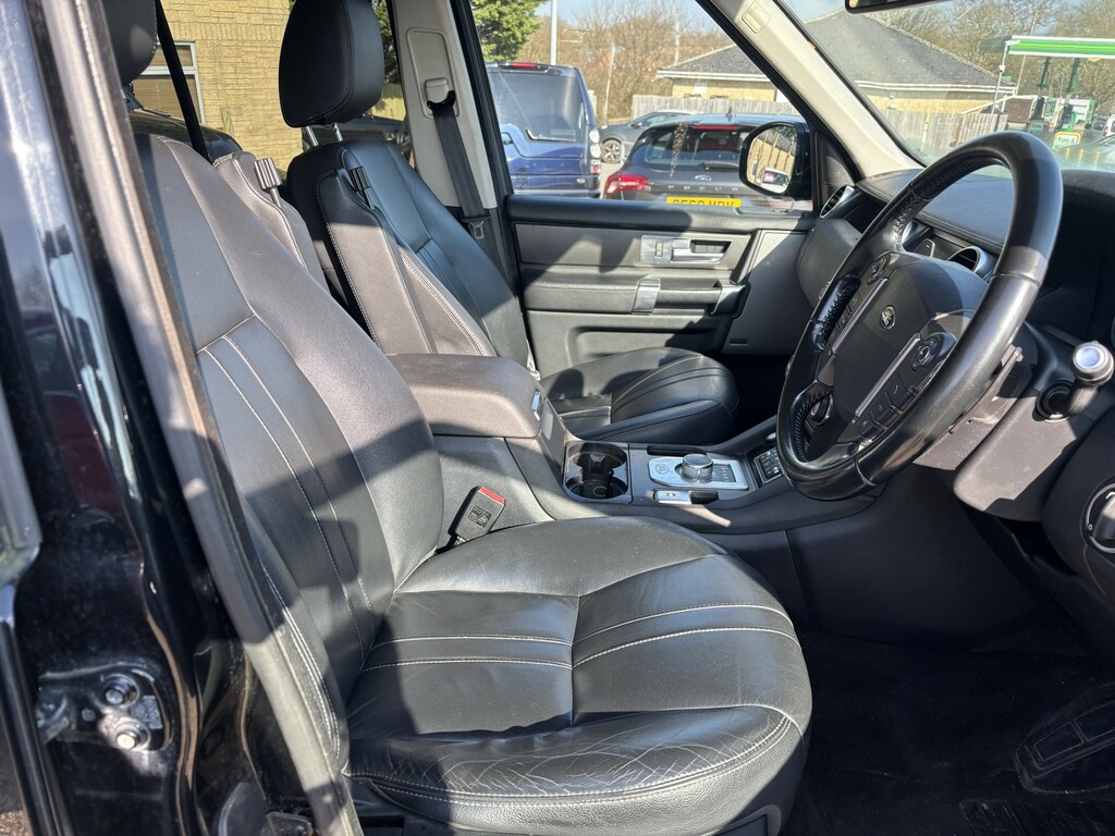 Land Rover Discovery 4 Suv 3.0 Sd V6 Xs 2014 AK14FHV Black #2