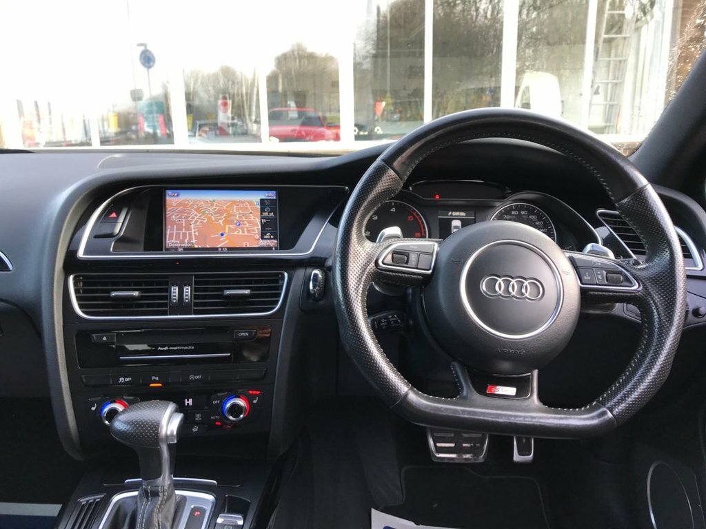 Audi A4 Avant 2L Black Edition BV65KTC Red #2