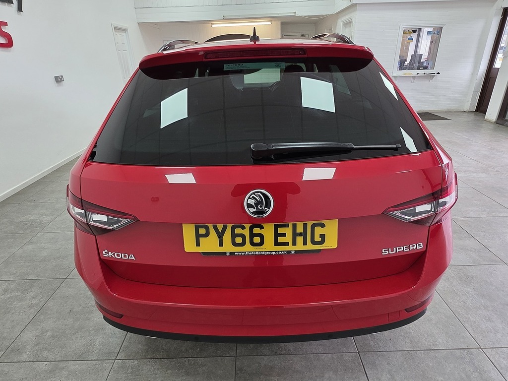 Skoda Superb Tdi Sportline Red #4