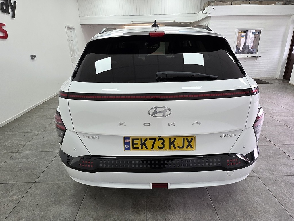 Hyundai Kona Ultimate White #4
