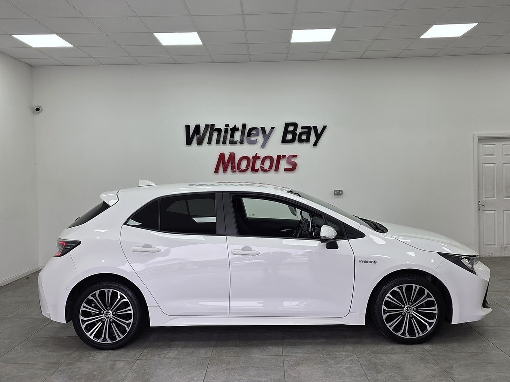 Toyota Corolla Vvt-h Design SL20NKM White #2