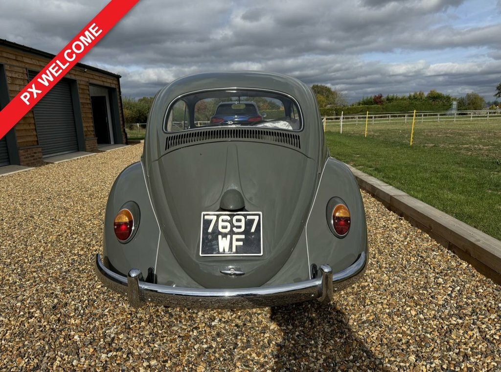 Volkswagen Beetle Saloon Green #2