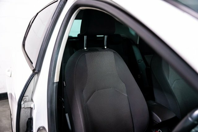 Seat Leon 2020 1.6 Tdi Se Dynamic Hatchback Manua White #4