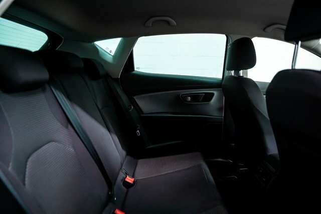 Seat Leon 2020 1.6 Tdi Se Dynamic Hatchback Manua White #6