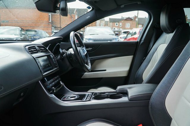Jaguar XE 2016 2.0D R-sport Saloon Euro 6 S OW65BUU Red #4