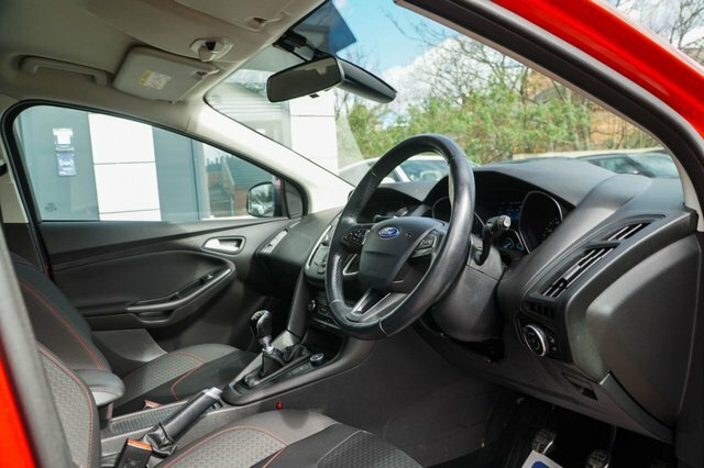 Ford Focus 2015 1.0T Ecoboost Zetec S Hatchback Ma BX65ZKE Red #2