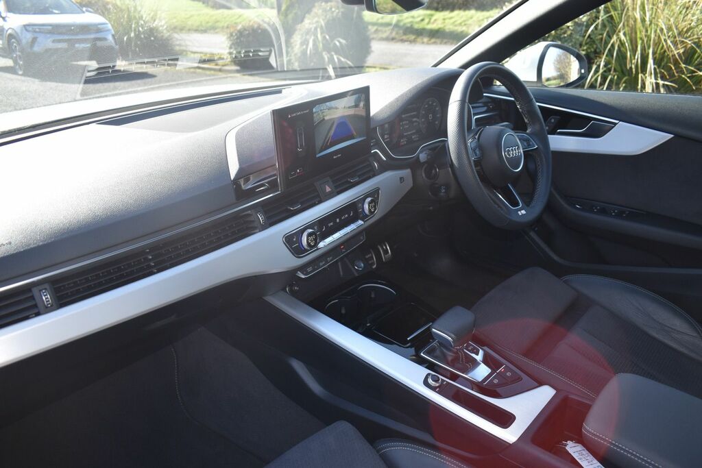 Audi A4 Saloon GY72ZBZ White #2