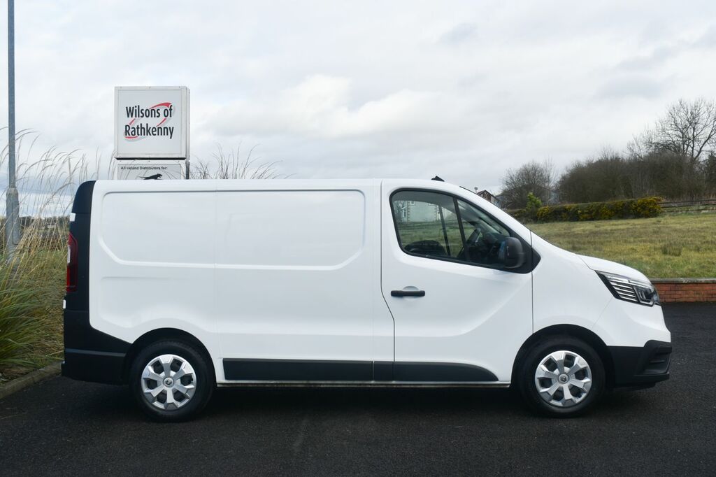 Renault Trafic Mpv HN23JXW White #2