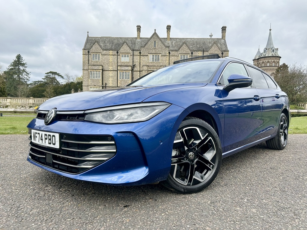 Volkswagen Passat 1.5 Etsi Mhev Elegance Estate Hybrid Ds 