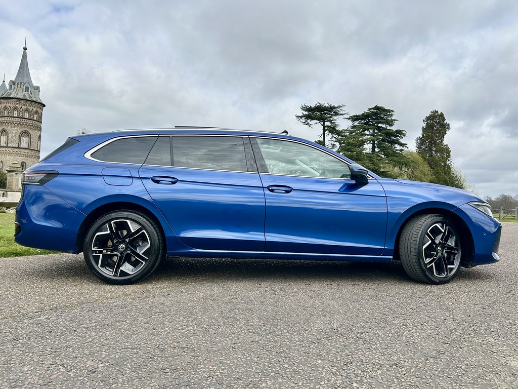 Volkswagen Passat 1.5 Etsi Mhev Elegance Estate Hybrid Ds  #5