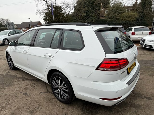 Volkswagen Golf Tsi Evo Se Estate AR19DLU White #4
