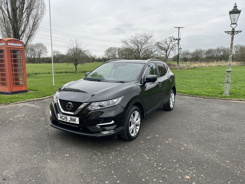 Nissan Qashqai 1.3 Dig-t N-connecta Black