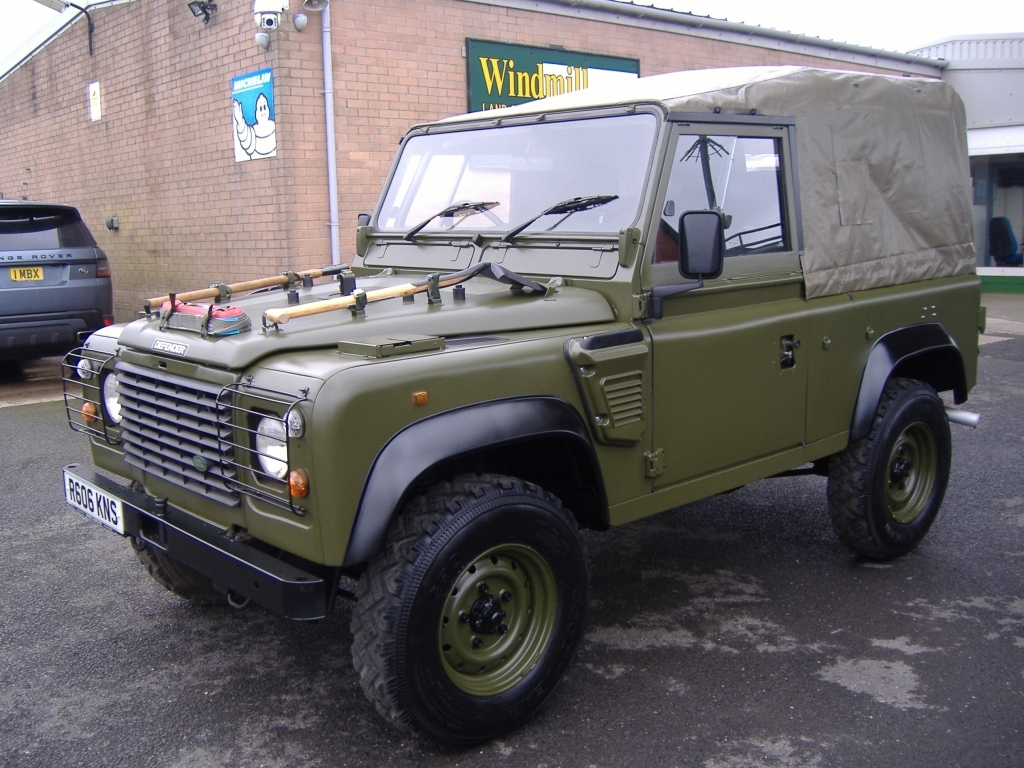 Land Rover Defender 90 Suv R606KNS Green #3